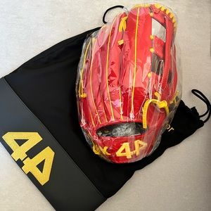 44 Gloves NWT Brand New Men’s Baseball Glove Size 12.75 inch